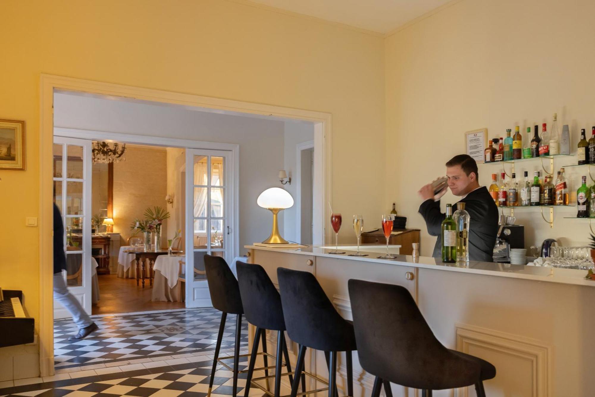 Logis Hotel Restaurant Chateau Bellevue 카죠봉 외부 사진