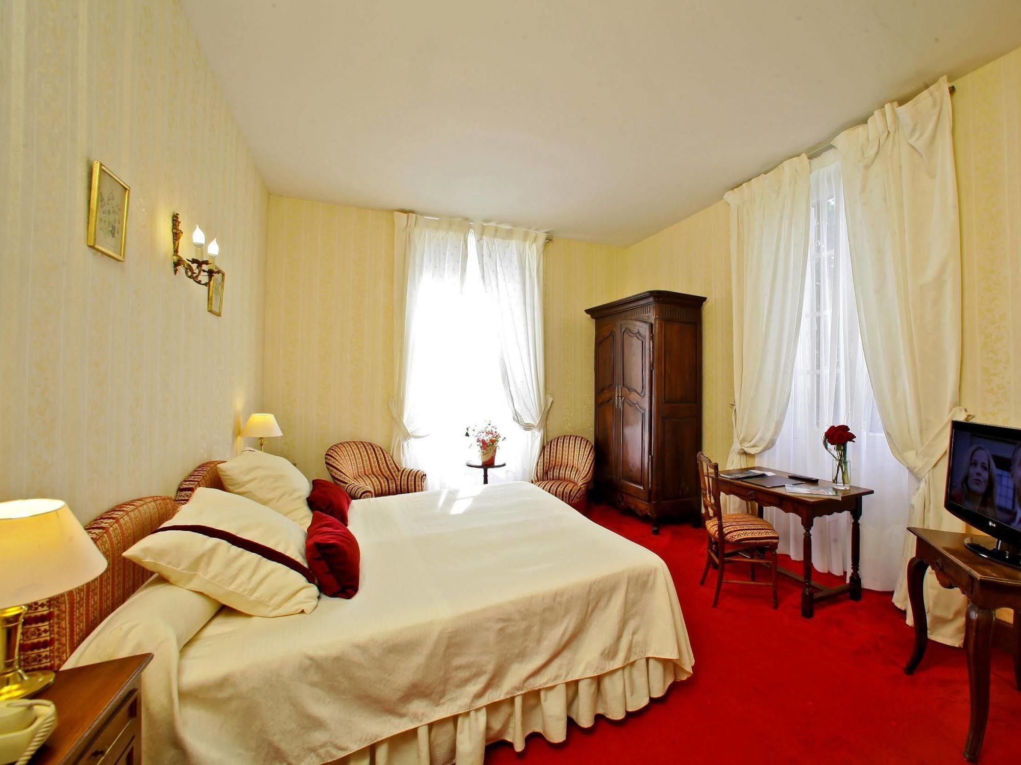 Logis Hotel Restaurant Chateau Bellevue 카죠봉 외부 사진