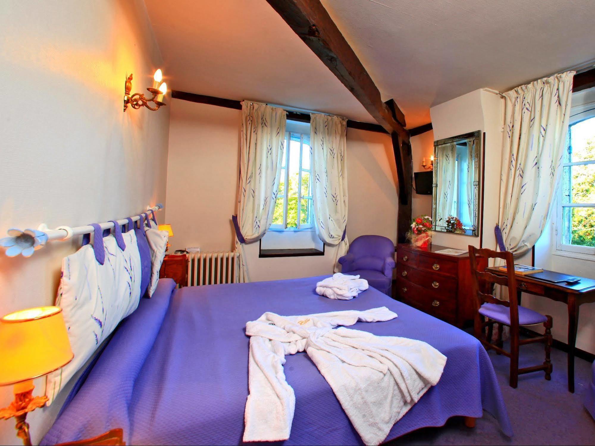 Logis Hotel Restaurant Chateau Bellevue 카죠봉 외부 사진