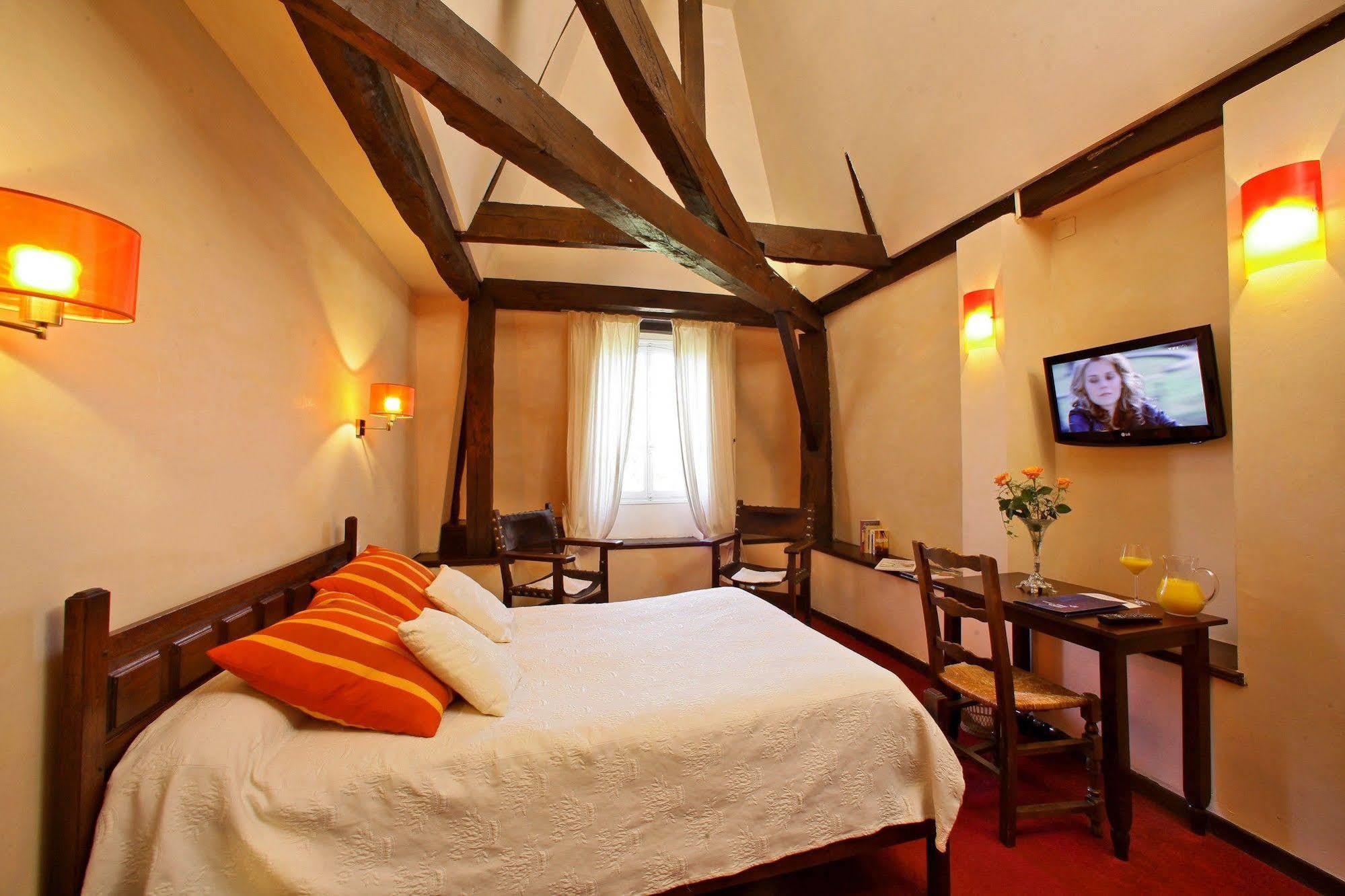 Logis Hotel Restaurant Chateau Bellevue 카죠봉 외부 사진