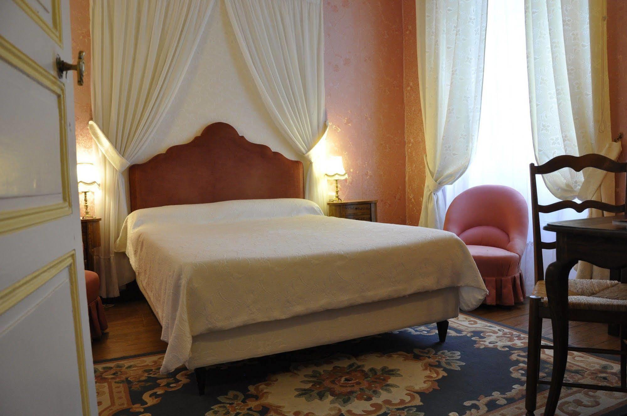 Logis Hotel Restaurant Chateau Bellevue 카죠봉 외부 사진