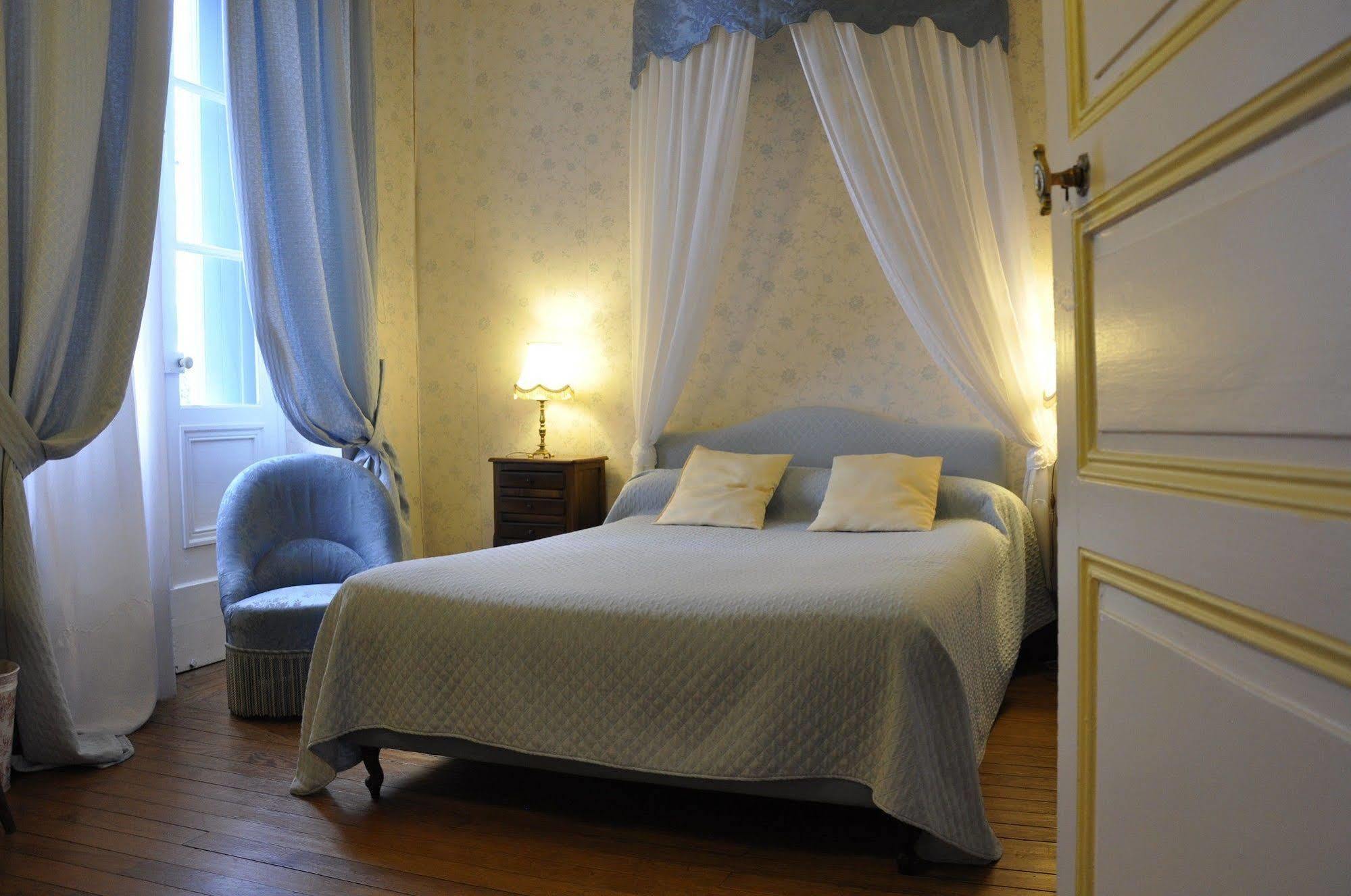 Logis Hotel Restaurant Chateau Bellevue 카죠봉 외부 사진