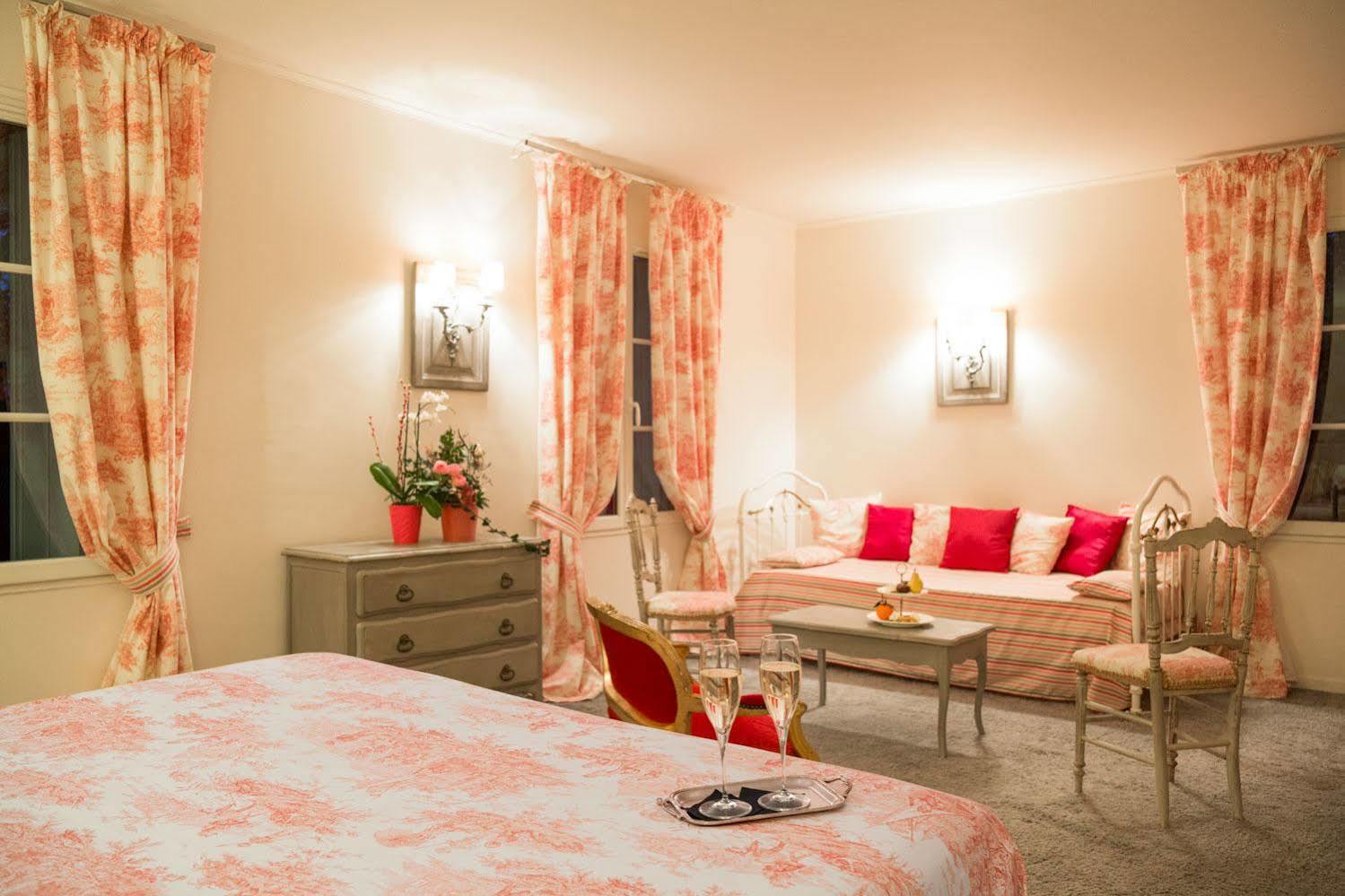 Logis Hotel Restaurant Chateau Bellevue 카죠봉 외부 사진
